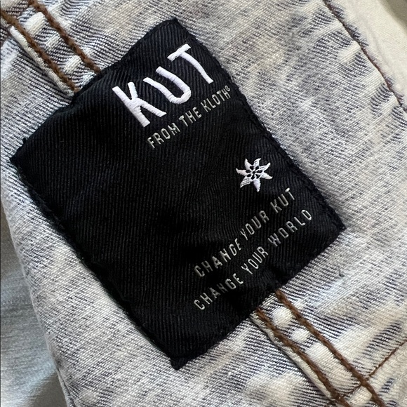 😊👖💙🥶Kut from the Kloth Light Wash Denim Jacket - Picture 11 of 13